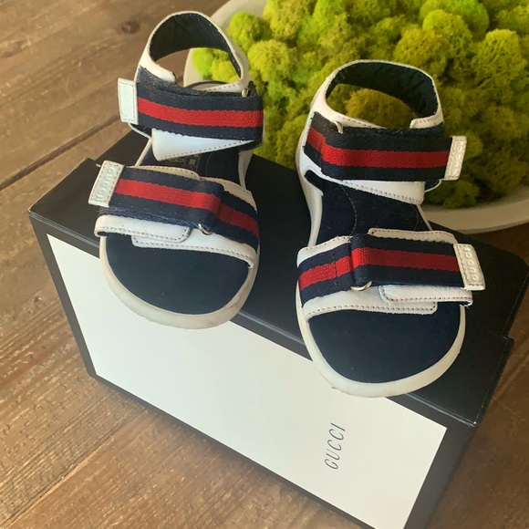 💯 Authentic Gucci Unisex Red Blue Striped White Velcro Strap Sandals size 29 - Picture 3 of 9